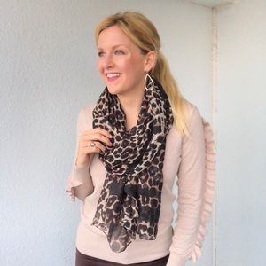 BP Leopard Scarf